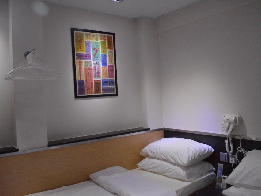 Modern Inn Хонконг Екстериор снимка